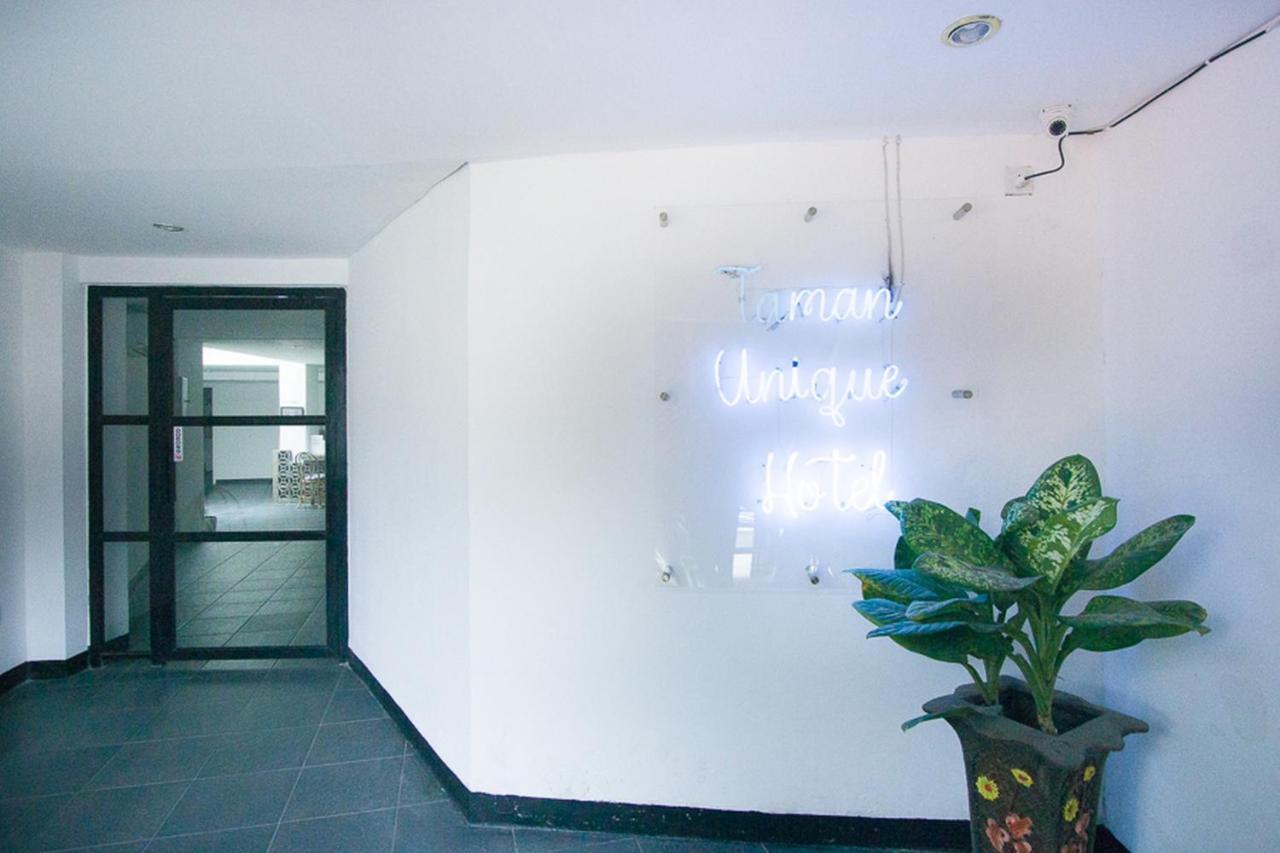 Taman Unique Hotel Senggigi Ngoại thất bức ảnh